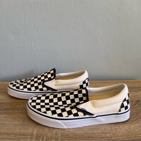 Vans Classic Slip-Ons - 10 - Picture 4 of 8